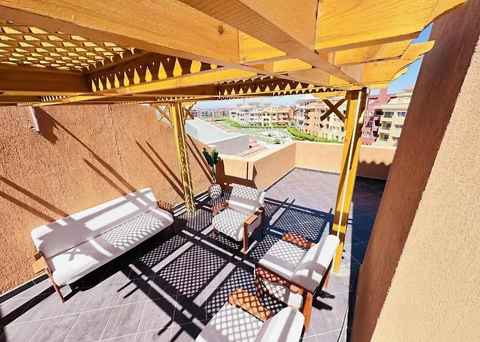 Apartment Porto Rooftop - Pool View - Airport